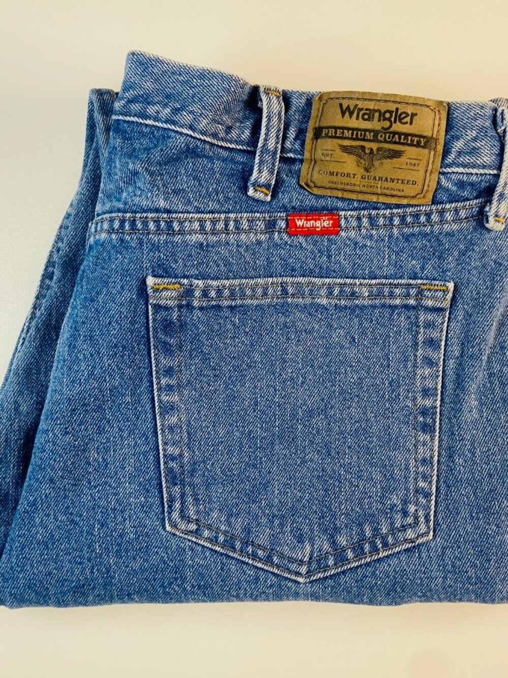 Wrangler Relaxed Fit Jeans Mens 38x34 Medium Wash Blue Straight Leg 97601SB